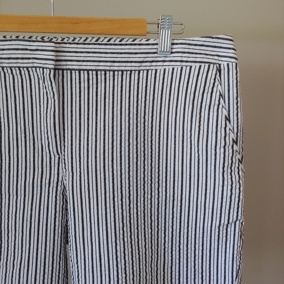 Izod Seersucker Cotton Striped Shorts Size 14 - Picture 4 of 10